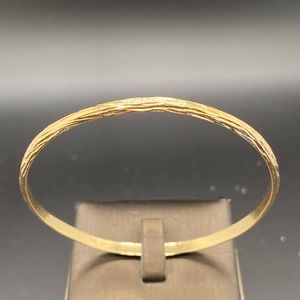 14k Yellow Gold Bangle Bracelet
